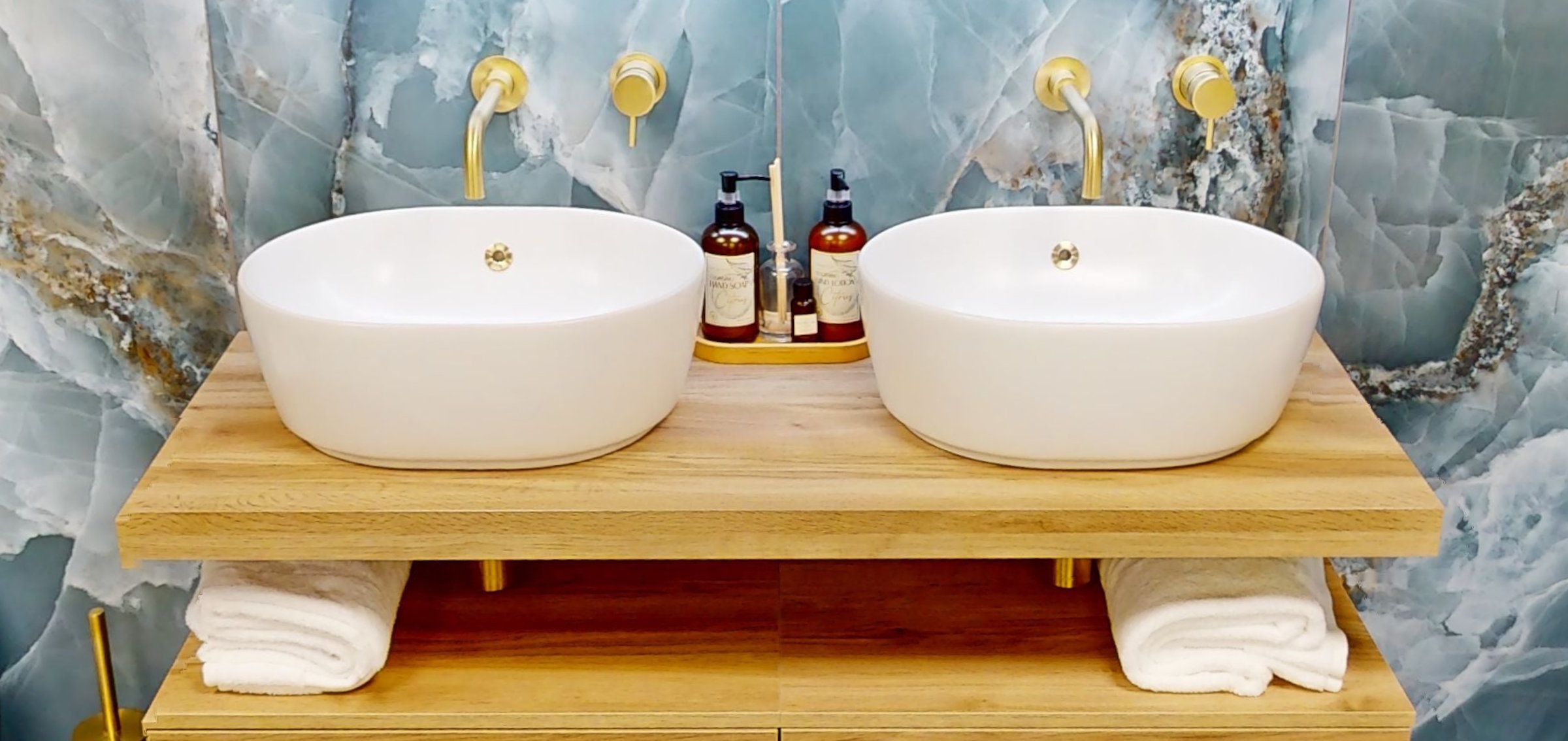 Showroom Desktop - 2