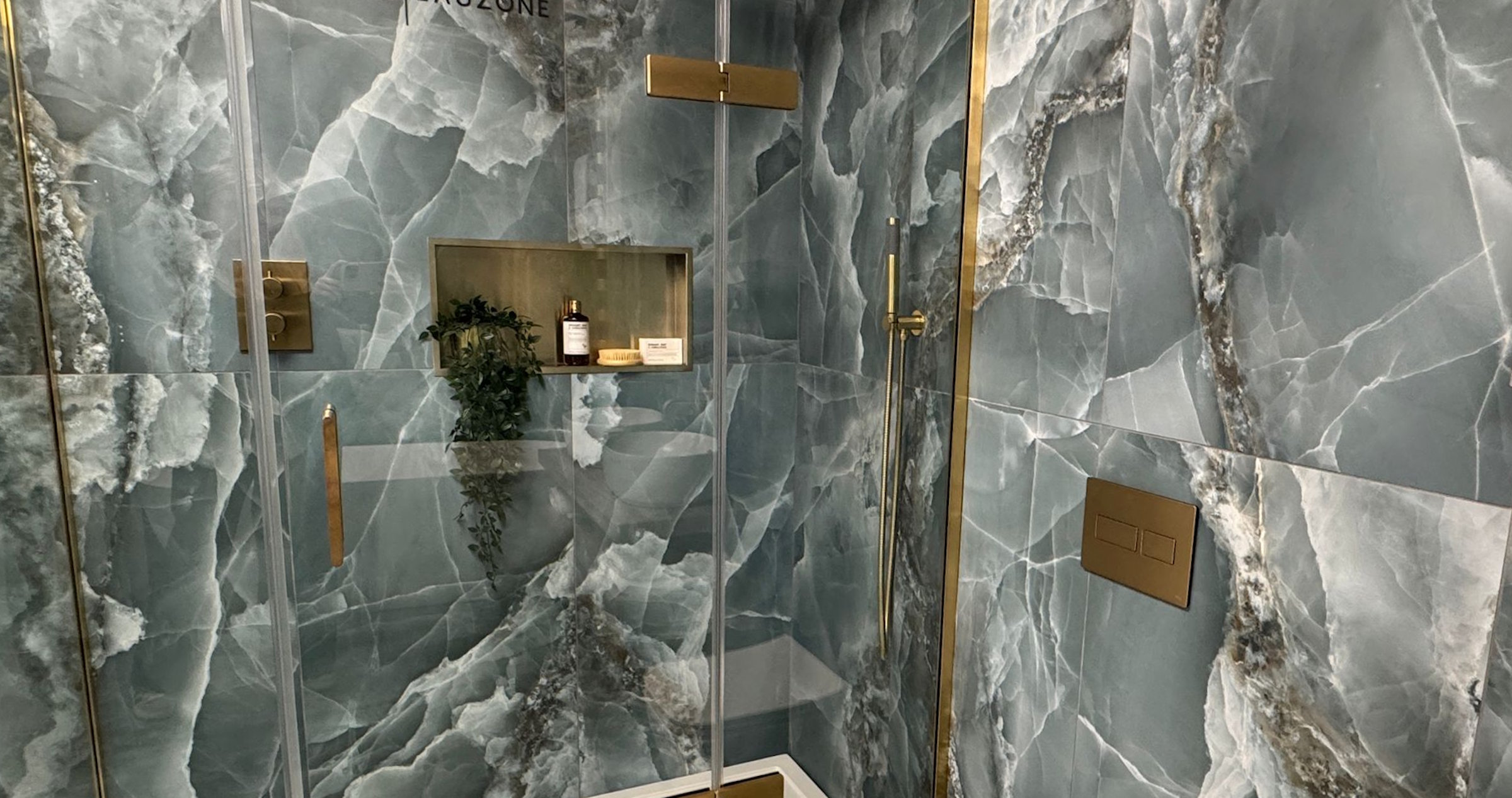 Showroom Desktop - 7