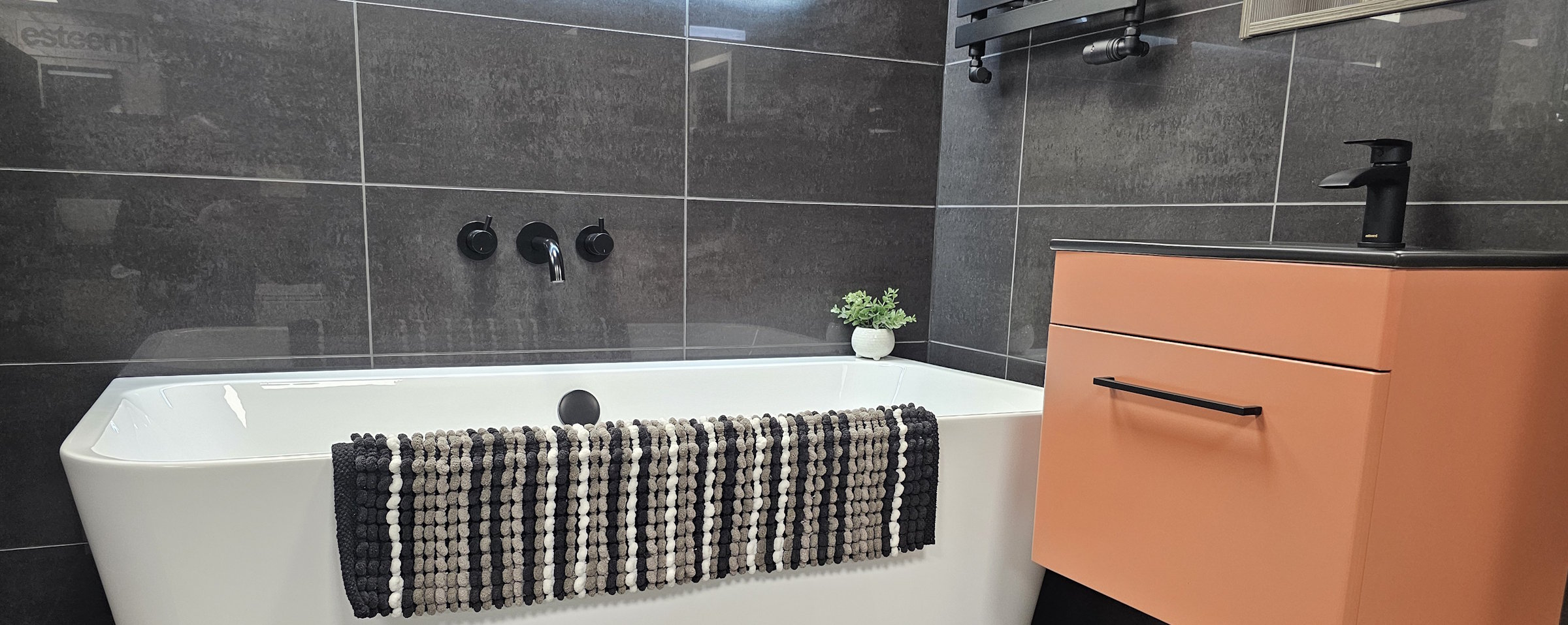 Showroom Desktop - 8